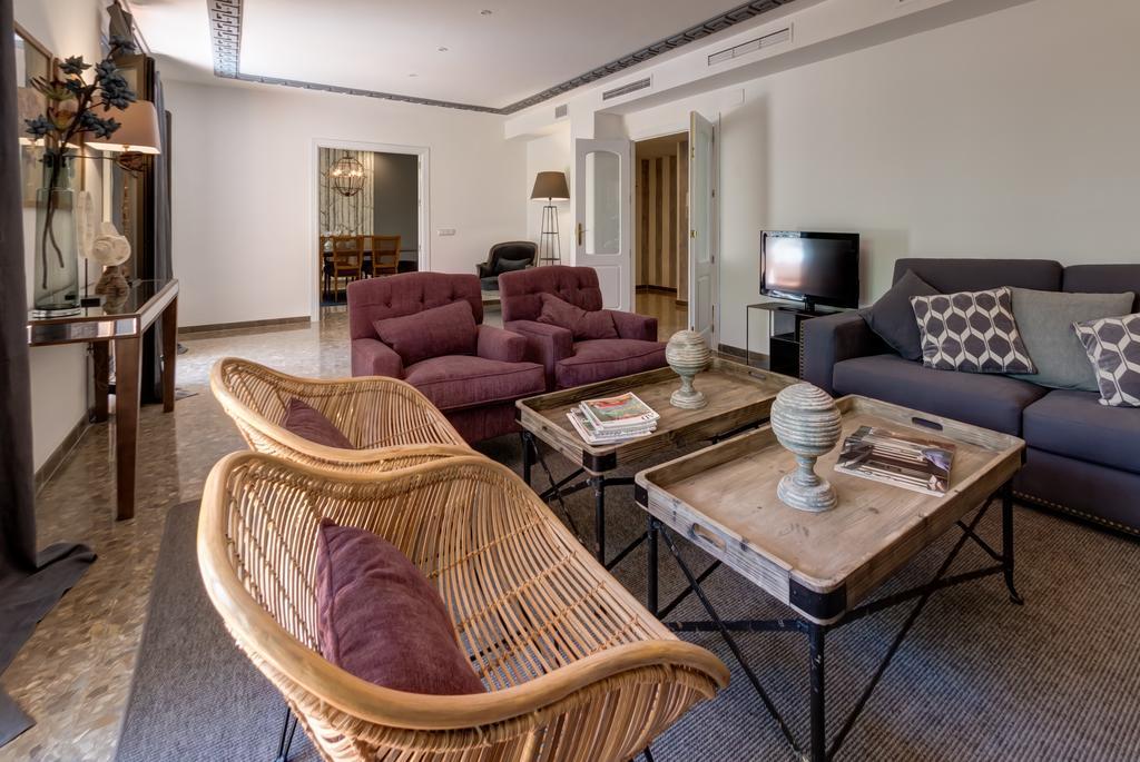 Bailen 1 Apartment เซบีญา ภายนอก รูปภาพ